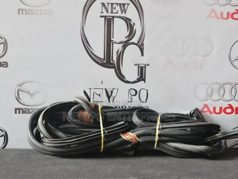 Toyota Prius NHW20 Dicky Beading