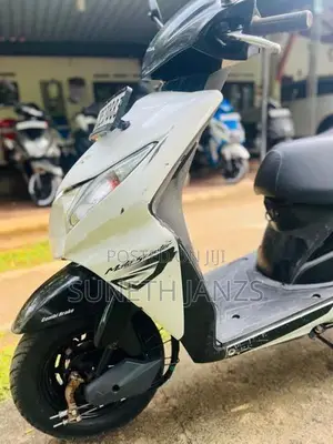 Honda Dio Black/White 2016