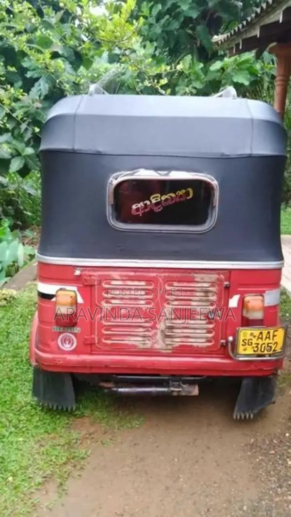 Bajaj RE 2013
