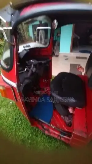 Bajaj RE 2013