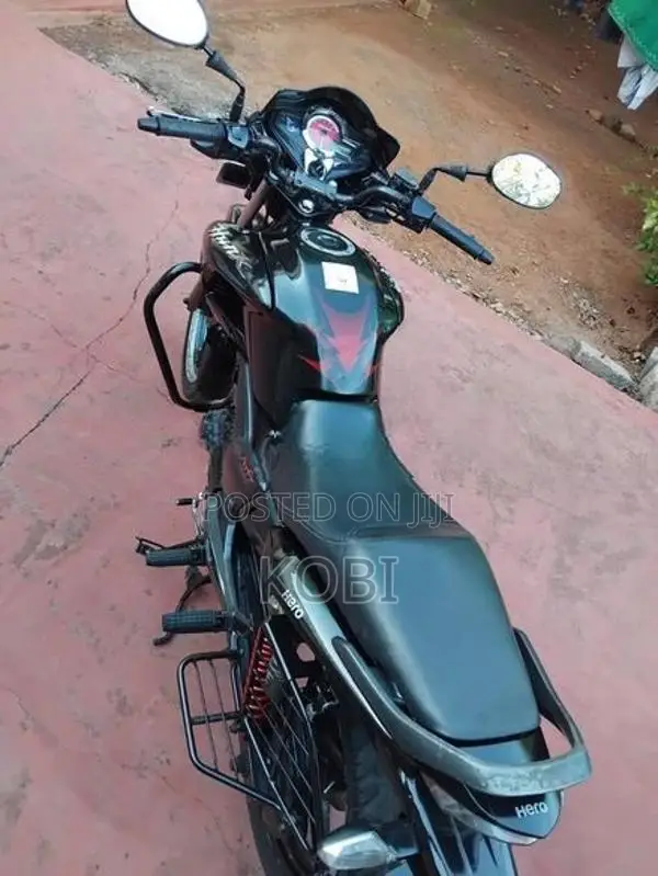 Hero Hunk 150R 2015