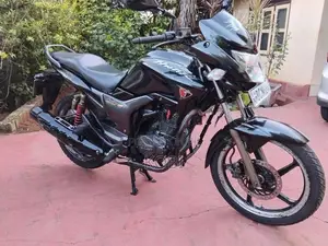 Hero Hunk 150R 2015