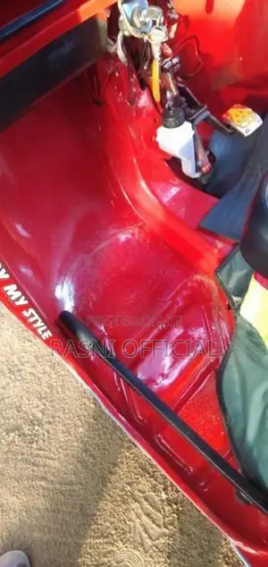 Bajaj RE 2005