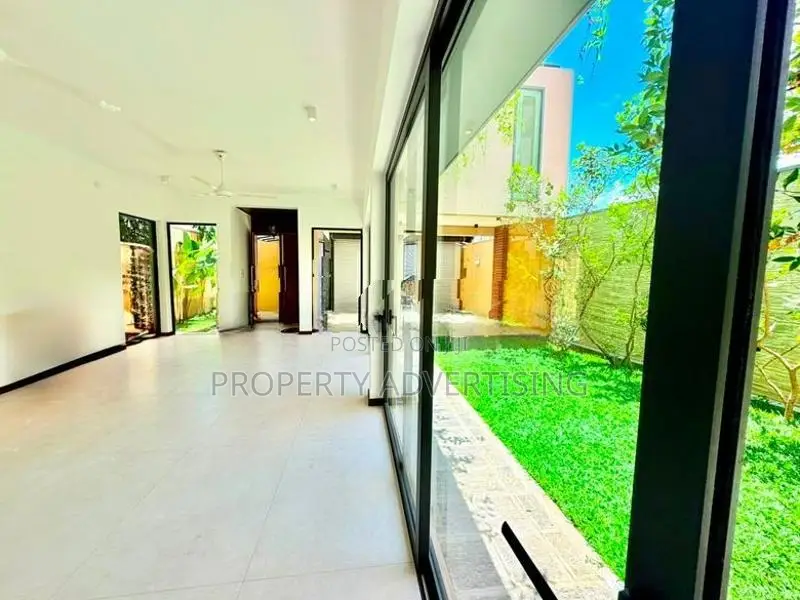 Battaramulla Brand New Super Luxury House for Sale Lake Road