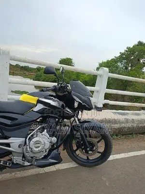 Bajaj Pulsar 150 2017