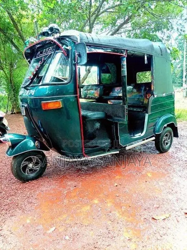 Bajaj RE 2006