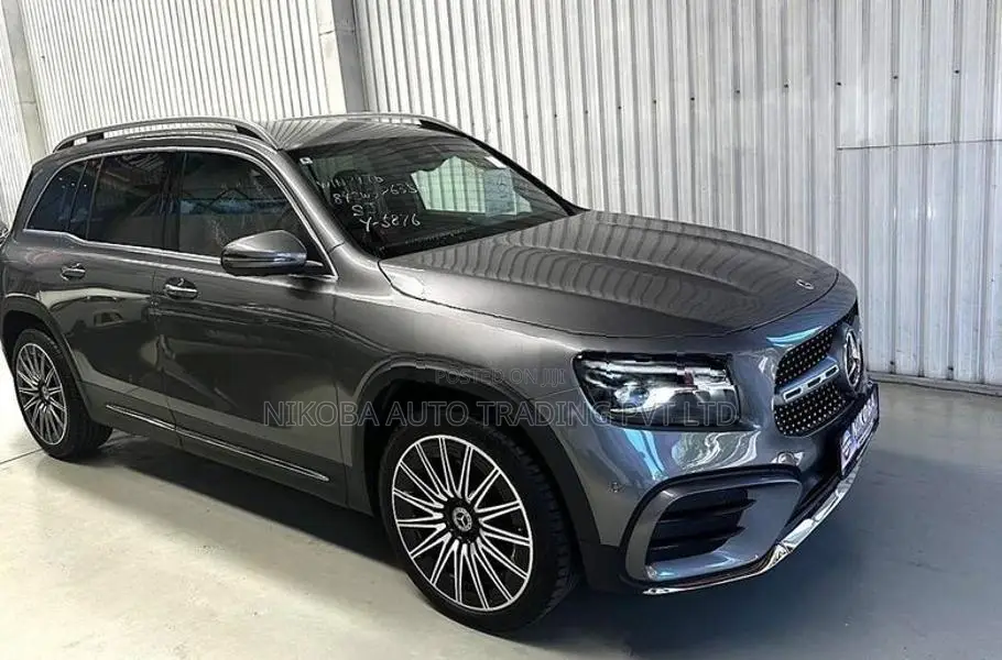 Mercedes Benz GLB 180 AMG Line Plus 2024