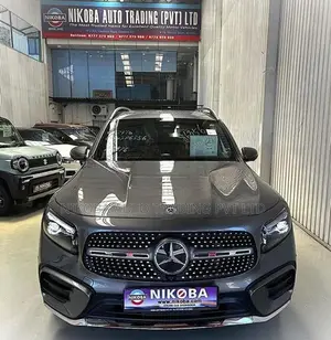 Mercedes Benz GLB 180 AMG Line Plus 2024