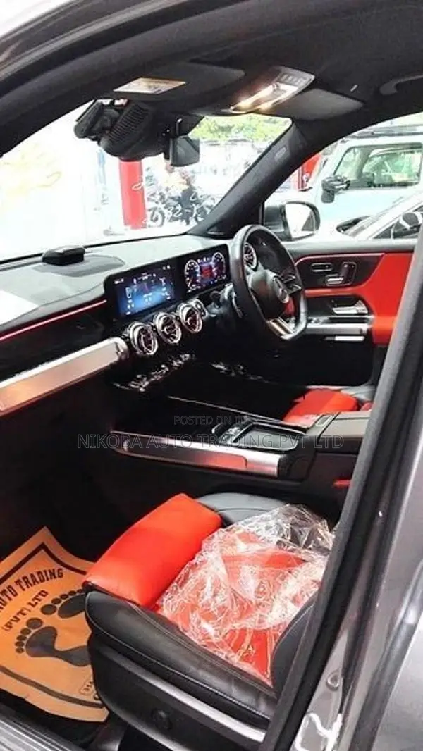 Mercedes Benz GLB 180 AMG Line Plus 2024
