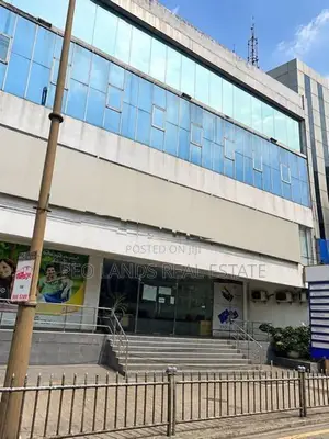 (DC1385) 5-Storey Commercial Building for Sale in Colombo 07