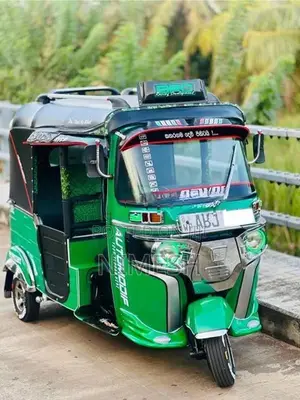Bajaj RE 2015