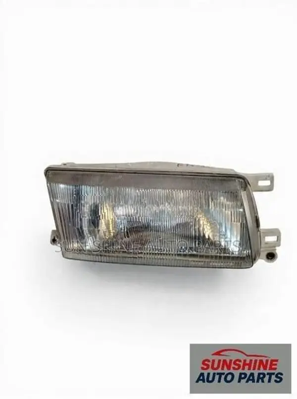 Nissan Sunny FB 13 Head Light