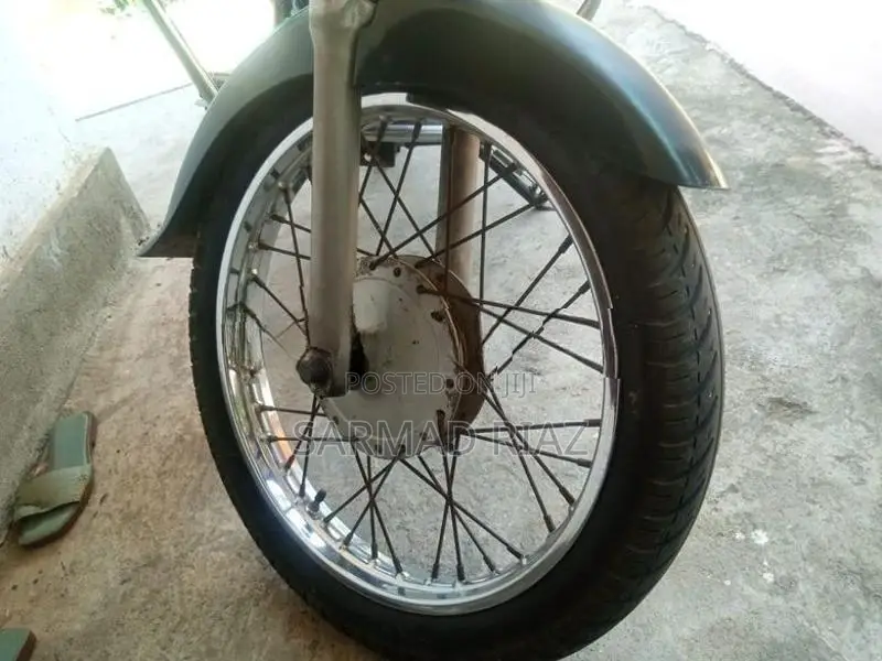 TVS Victor 2006