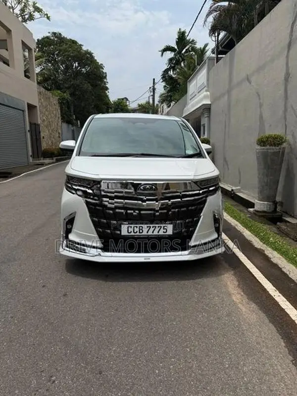 Toyota Alphard Executive Lounge M 2025