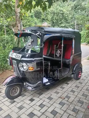 Bajaj RE 2011