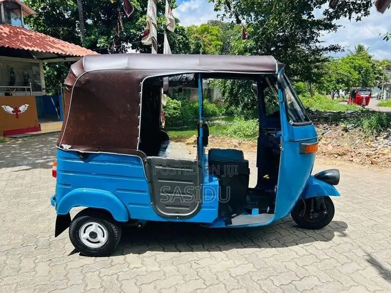 Bajaj RE 2004