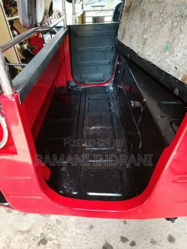 Bajaj RE 2006