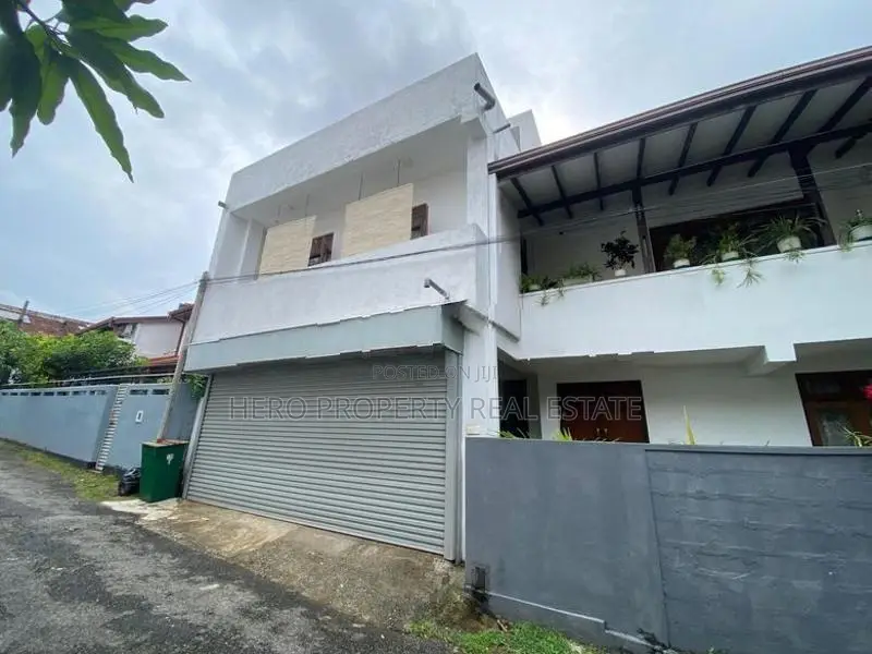 🏷️Luxurious Upper unit apartment type house for rent in nugegoda