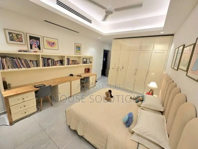 Apartment For Sale in Colombo Galle face
