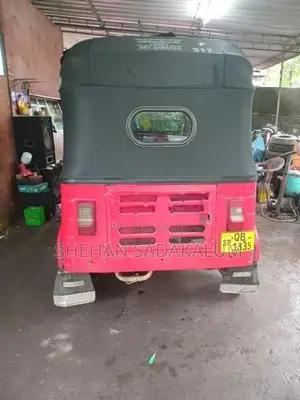 Bajaj RE 2005