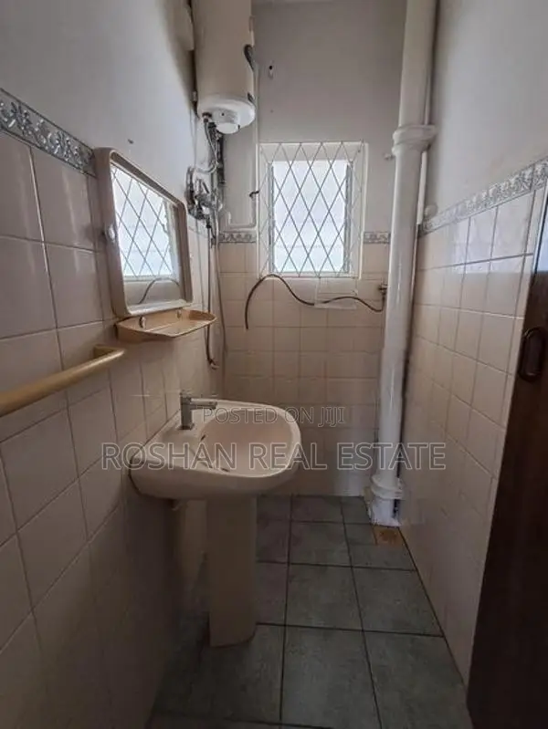 ANDRESON FLAT HOUSE FOR SALE COLOMBO 5 NARAHENPITIYA CH3000
