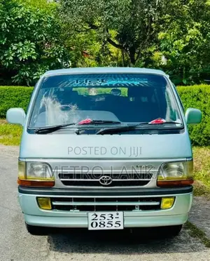 Toyota Dolphin LH113 1999