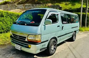 Toyota Dolphin LH113 1999