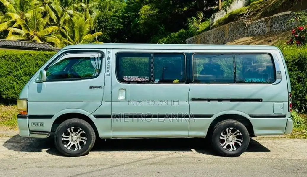 Toyota Dolphin LH113 1999