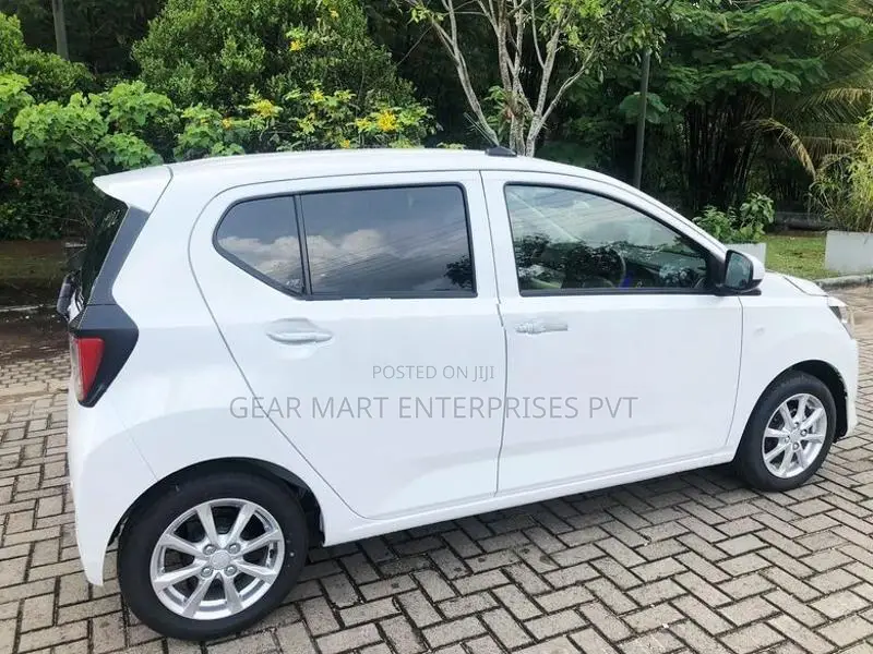 Daihatsu Mira 2025