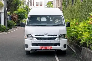 Toyota GDH Hiace 223 2026