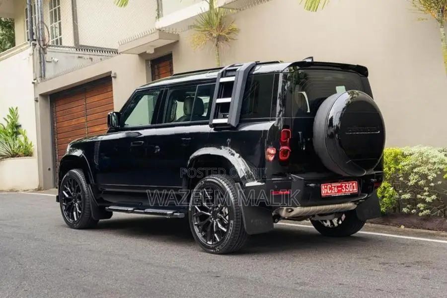 Land Rover Defender P300 Straight Petrol 2025