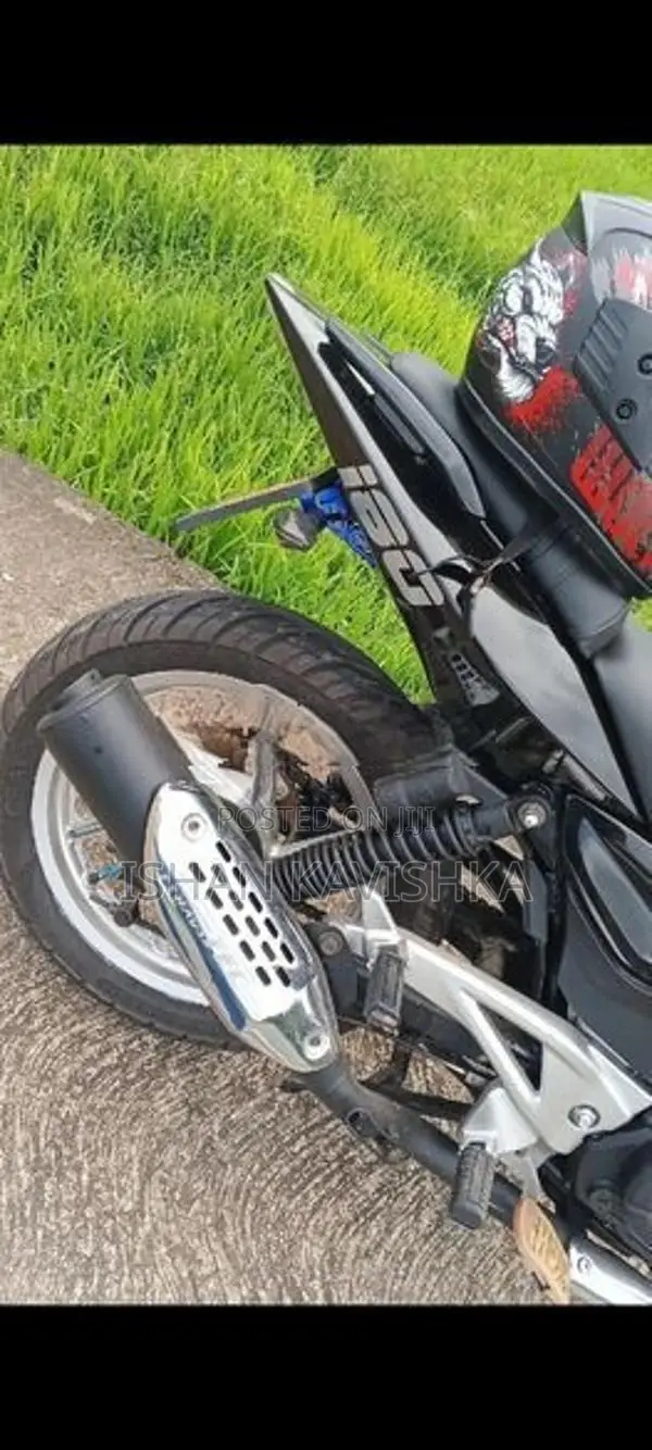 Bajaj Pulsar 180 2012