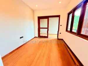 THALAWATHUGODA BRAND-NEW MODERN 3-STOREY ELEGANT HOUSE FOR SALE