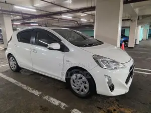 Toyota Aqua 2015