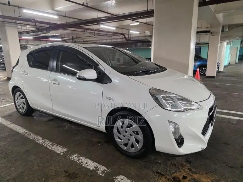 Toyota Aqua 2015