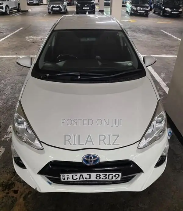 Toyota Aqua 2015