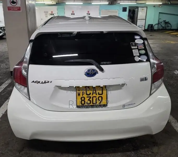Toyota Aqua 2015