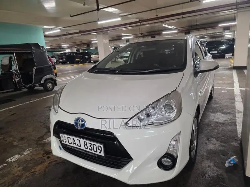 Toyota Aqua 2015
