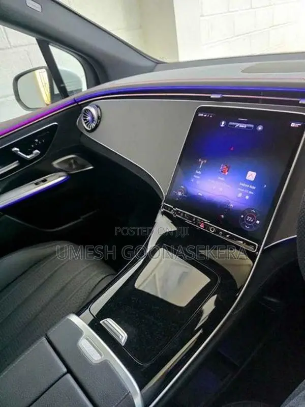 Mercedes Benz EQE 300 2024