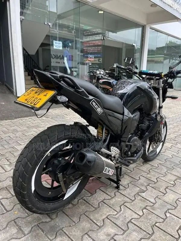 Yamaha FZS V1 2011