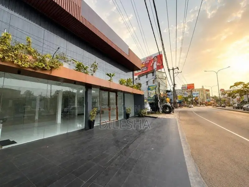 Building for Rent Facing Main Road Kandy
