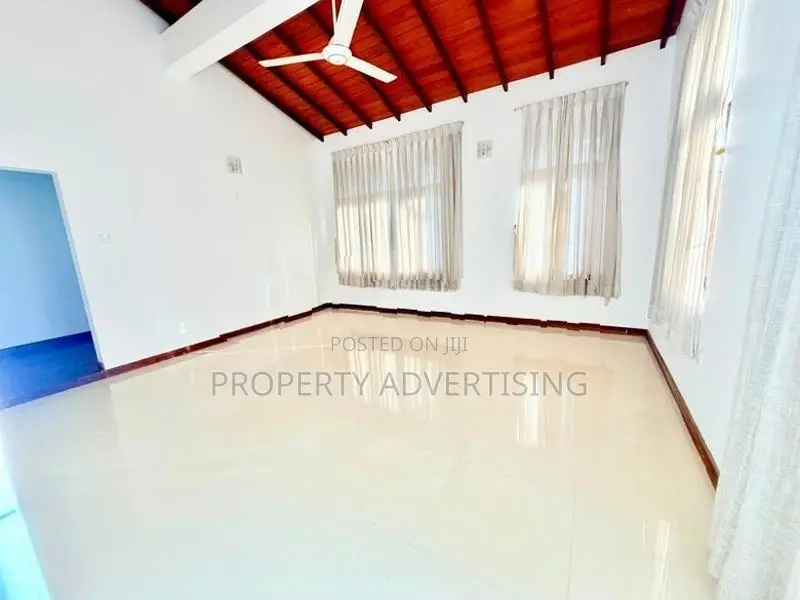 Battaramulla Wickramasinghapura Elegant House for Sale in Prime Locati