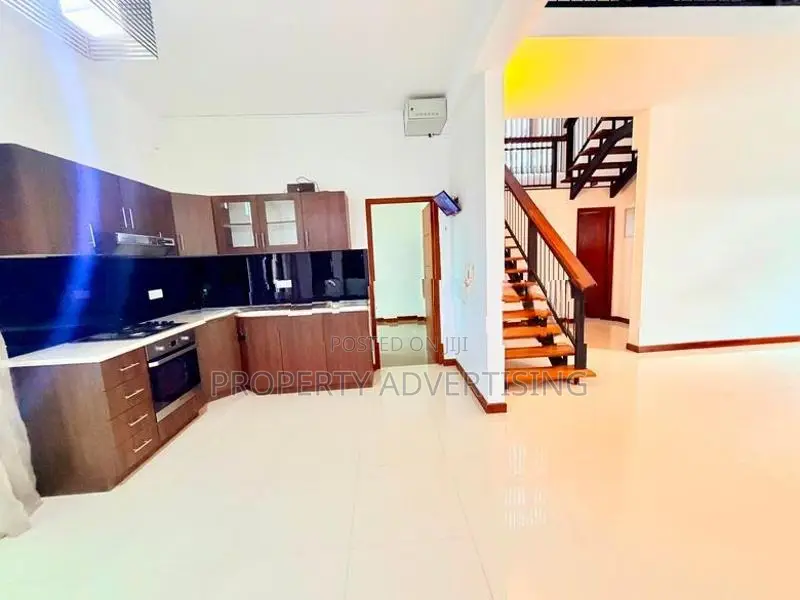 Battaramulla Wickramasinghapura Elegant House for Sale in Prime Locati