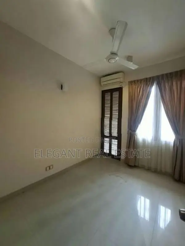 04 Bedroom Furnished 02 Storied House for Rent in Colombo 05 (A944)