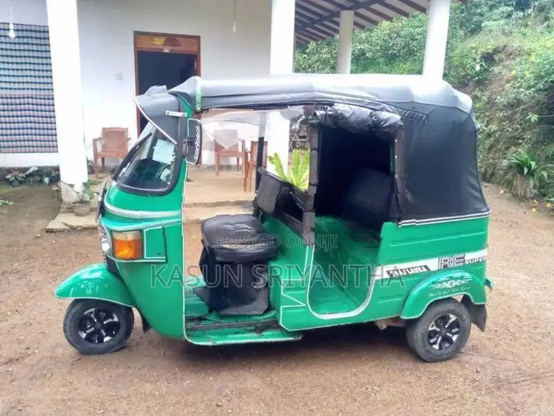 Bajaj RE 2013