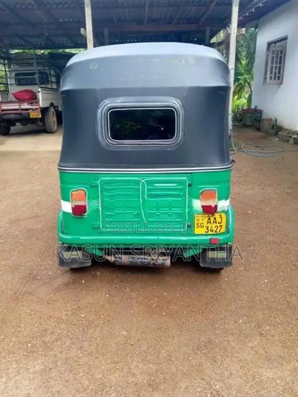 Bajaj RE 2013