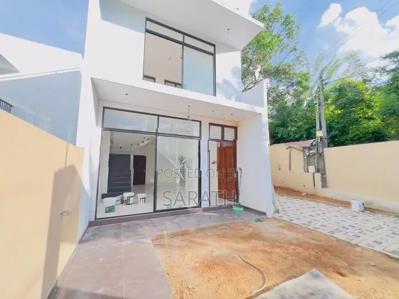Well Build Brand New Upstairs House Sale Malabe