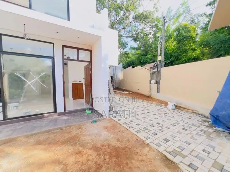 Well Build Brand New Upstairs House Sale Malabe