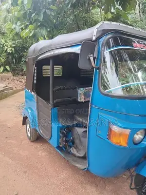 Bajaj RE 2011