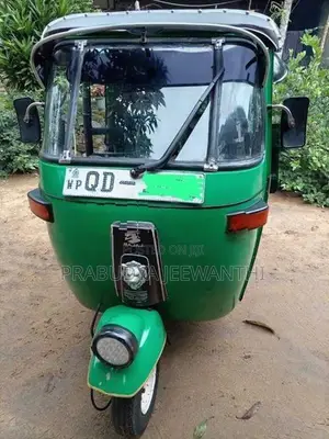 Bajaj RE 2002